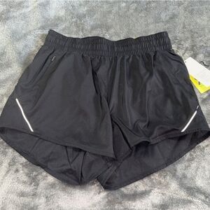 Nwt XS all in motion 3” mid rise run shorts